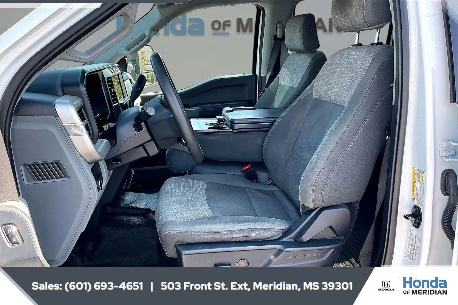 Used 2023 Oxford White Ford XLT image 18
