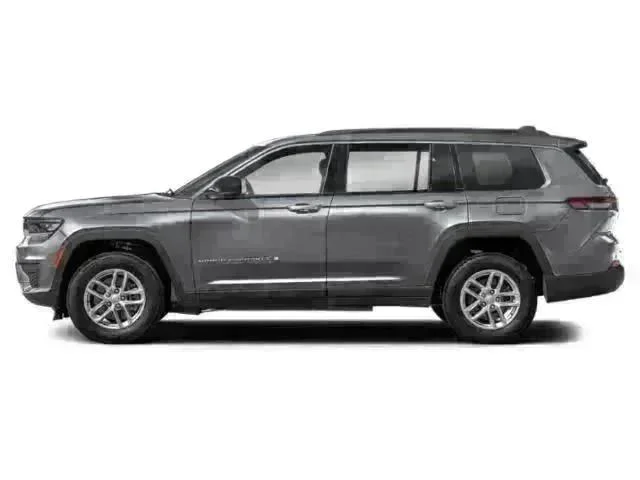 New 2025 Baltic Gray Metallic Clear-Coat Exterior Paint Jeep Altitude image 3