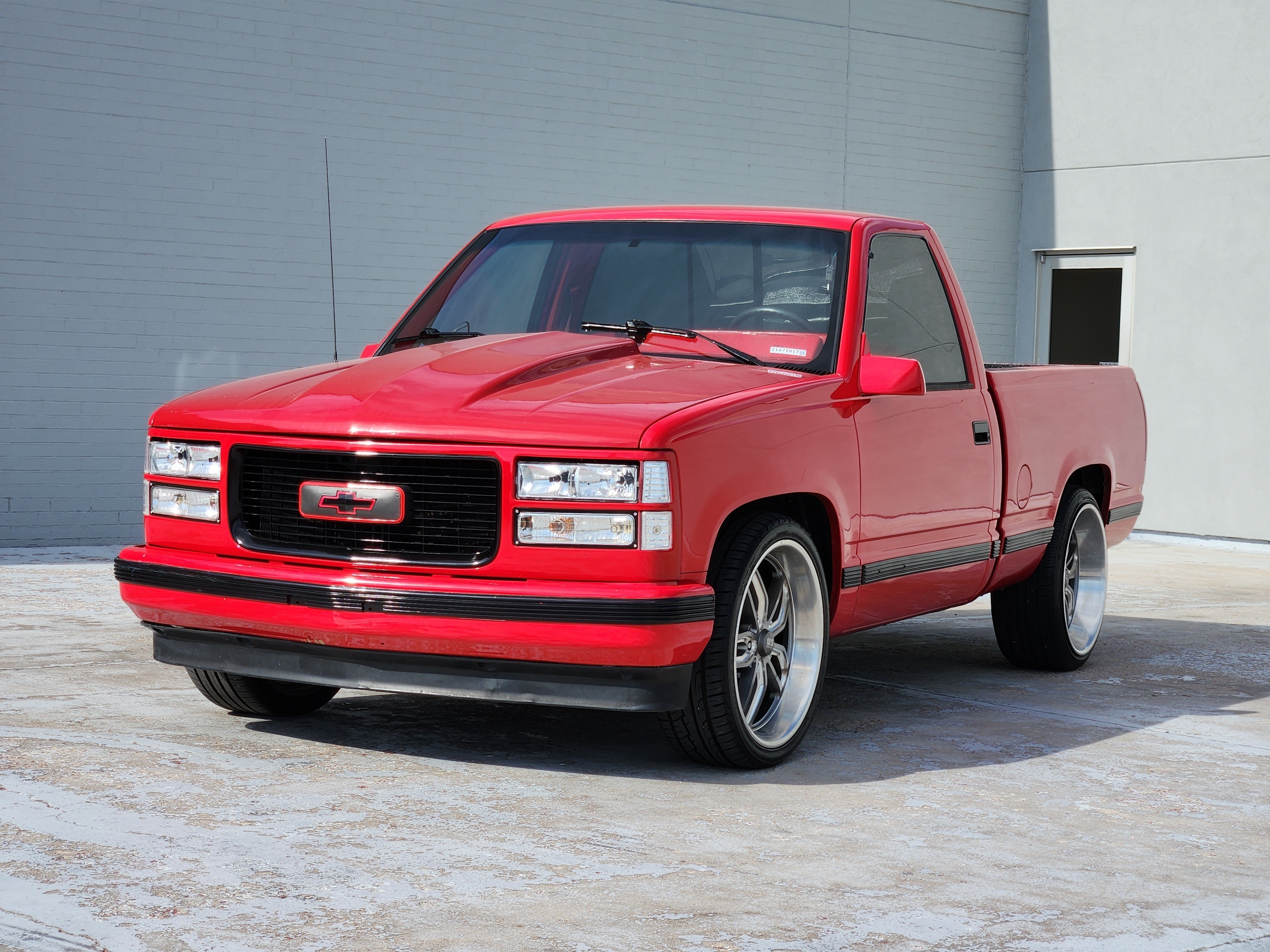 Used 1990 Red Chevrolet REG CAB 2WD 133WB image 3