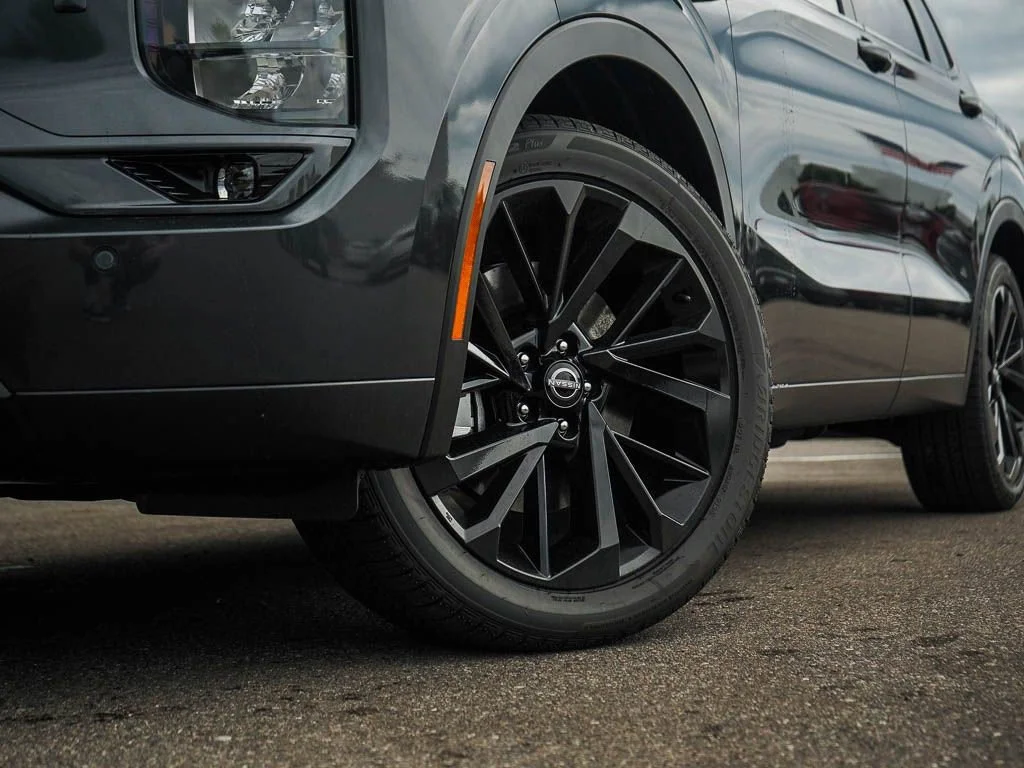 New 2026 Moonrock Gray Nissan SL image 6