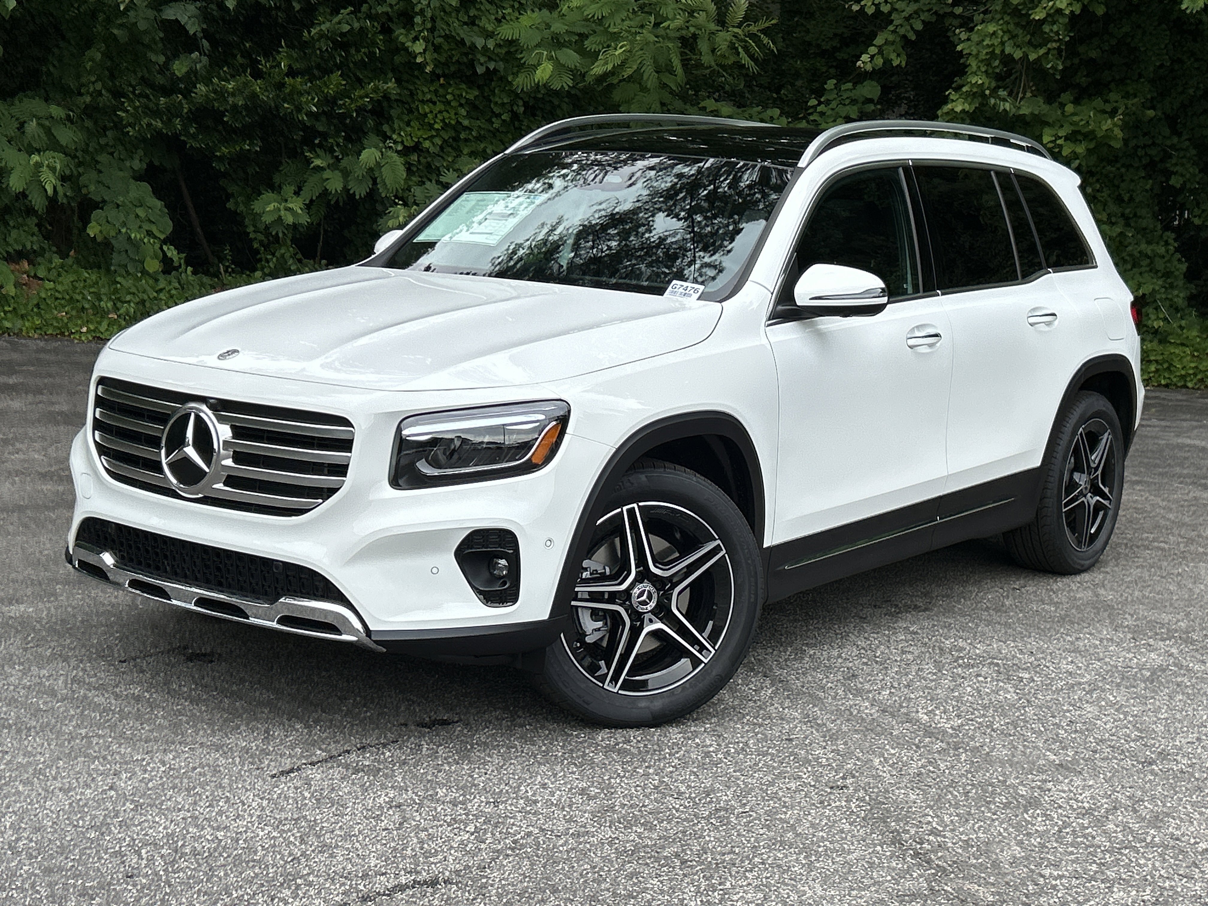 New 2026 Polar White Mercedes-Benz GLB 250 4MATIC® SUV image 6