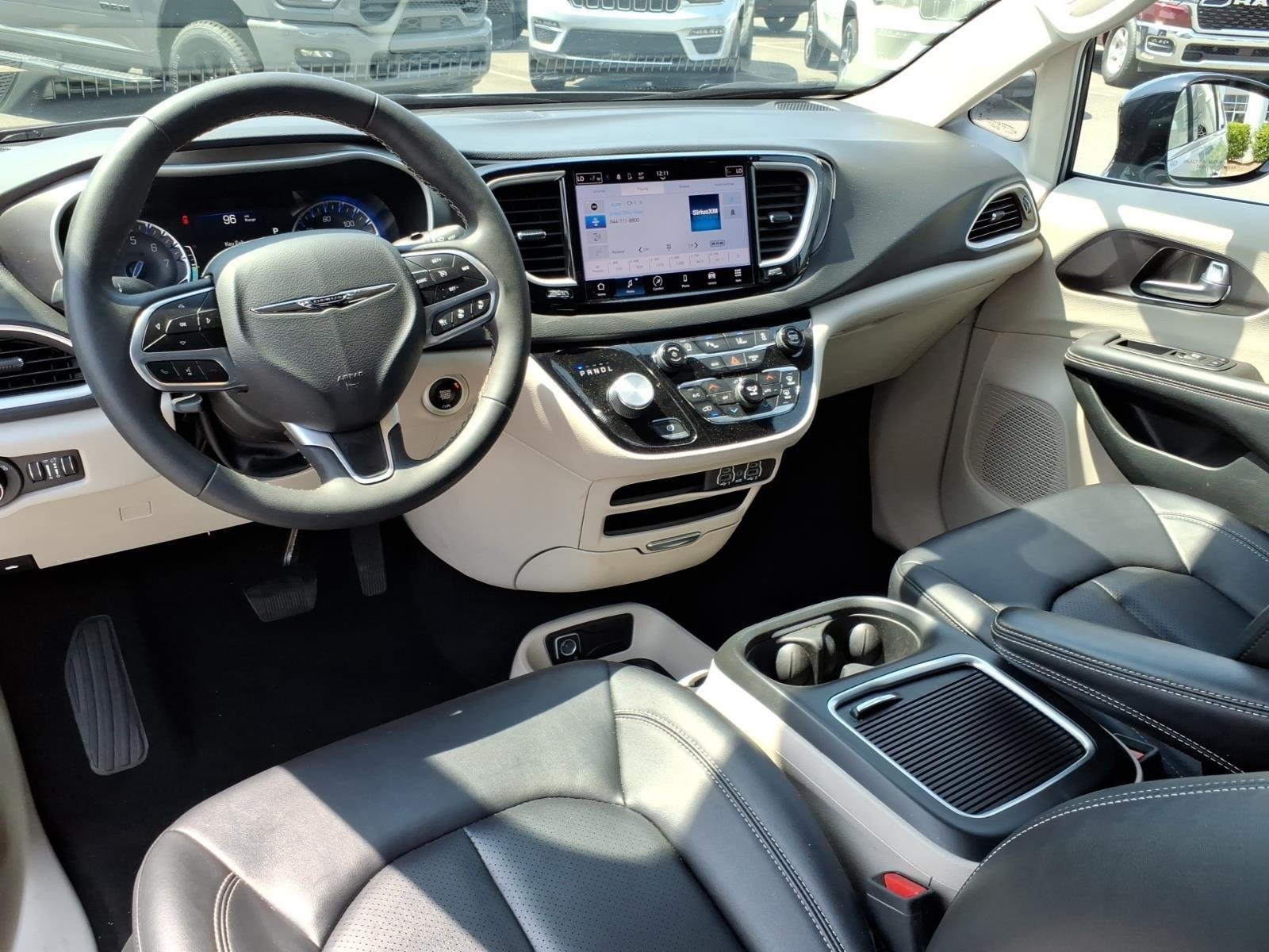 Used 2024 Silver Mist Clearcoat Chrysler Touring L image 20