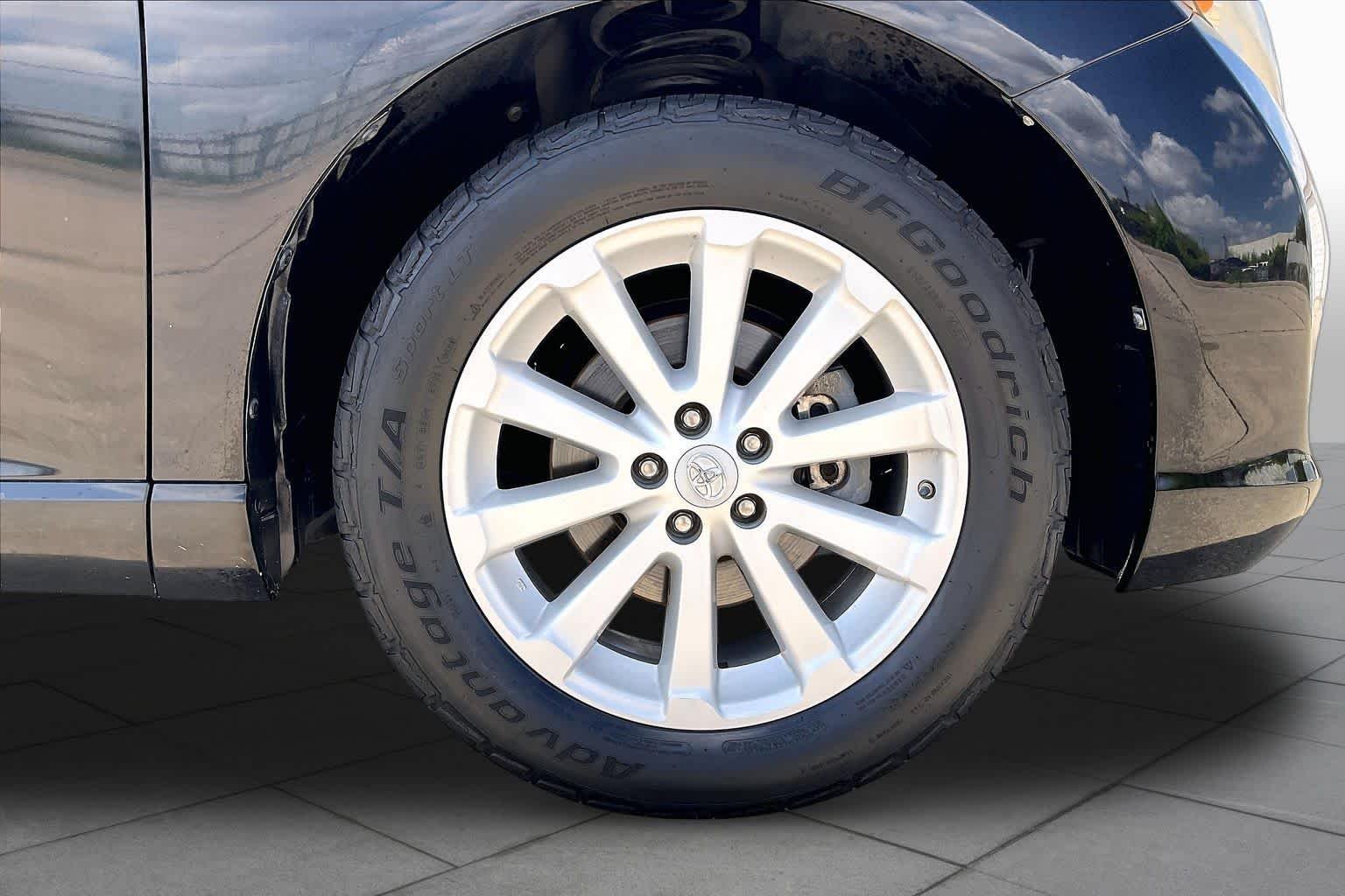 Used 2011 Black Toyota  image 10