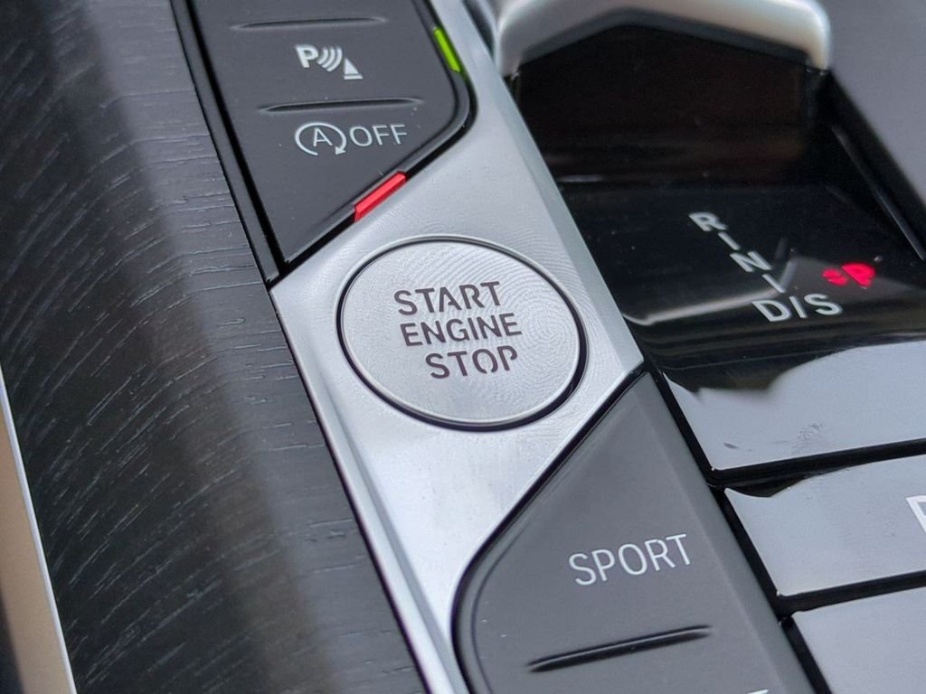New 2026 Mineral White Metallic BMW 330i image 28