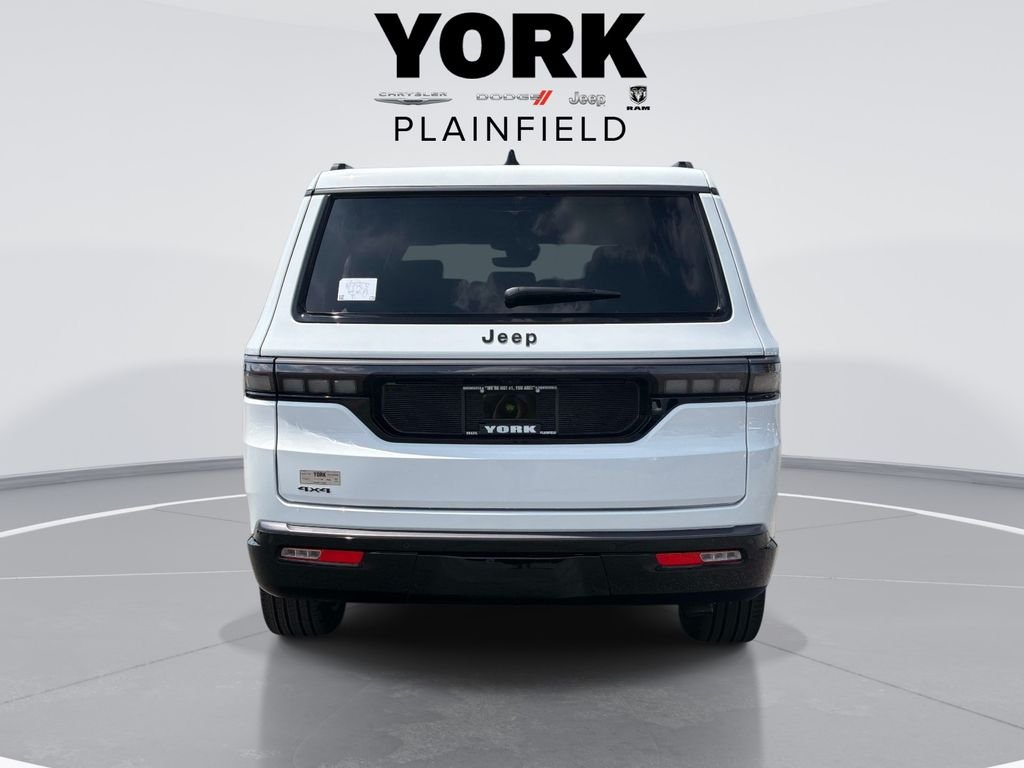 New 2026 Bright White Clear-Coat Exterior Paint Jeep Limited image 6