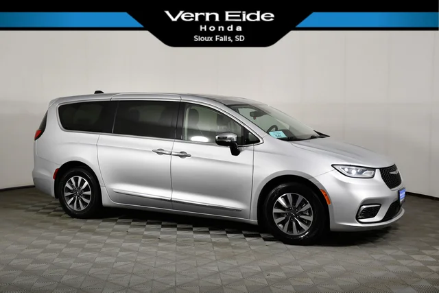 2023 Chrysler Pacifica Hybrid Limited