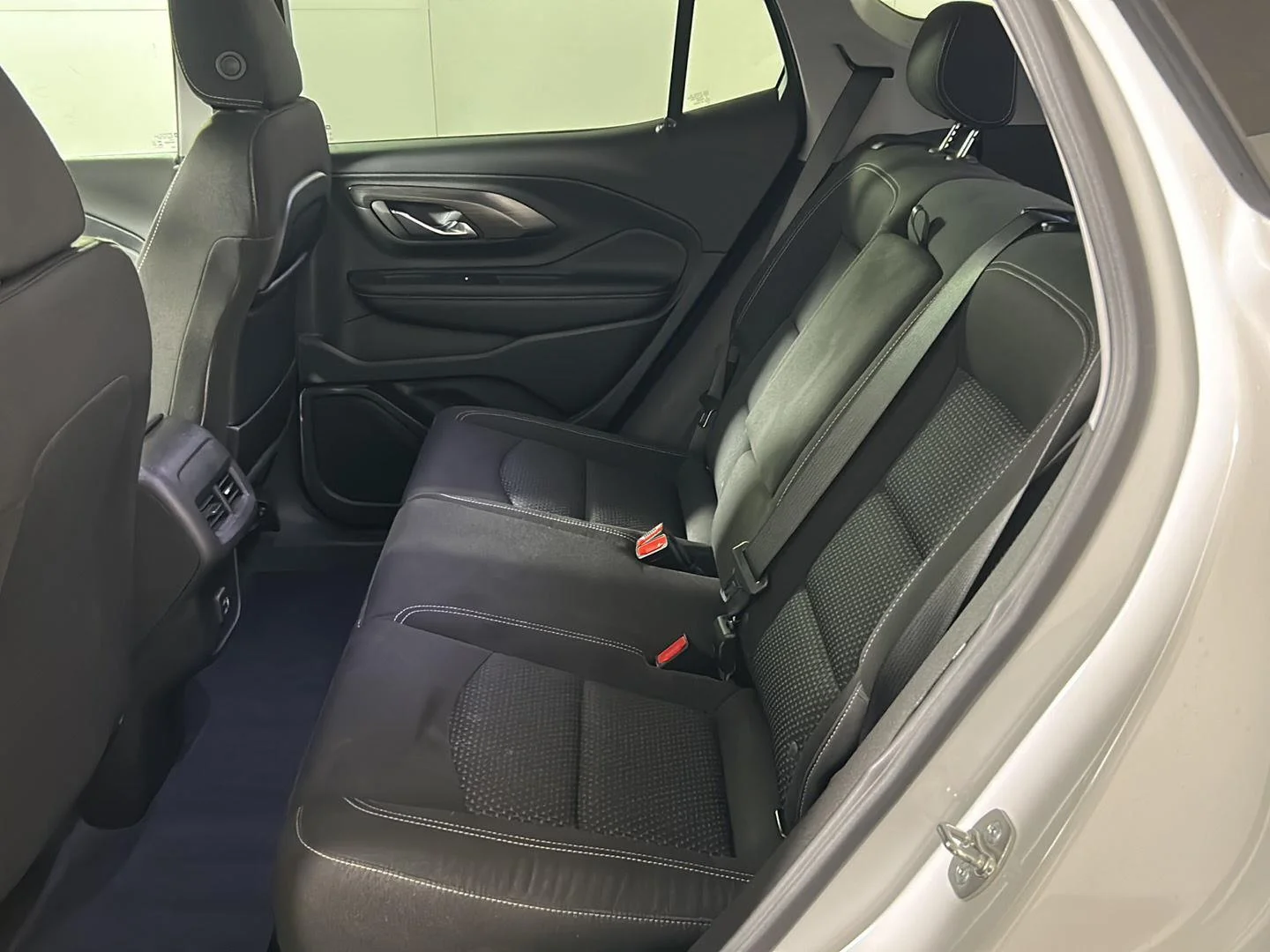 Used 2024 Summit White GMC SLE image 15