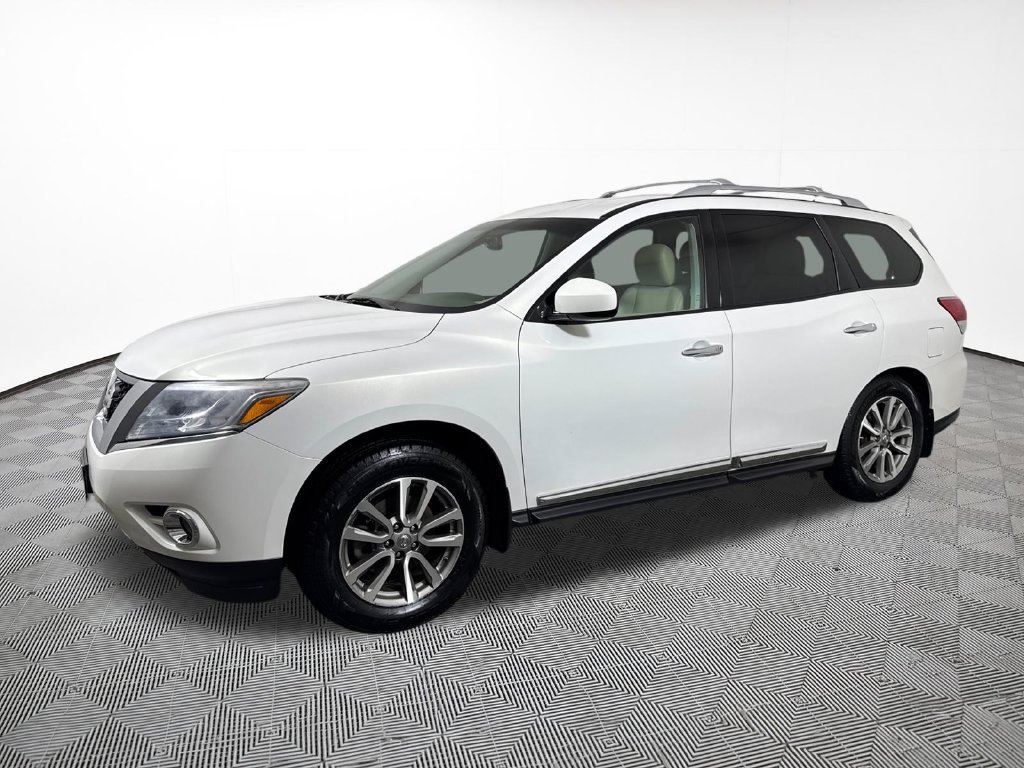 Used 2014 Nissan Pathfinder SL with VIN 5N1AR2MM3EC660764 for sale in Eau Claire, WI