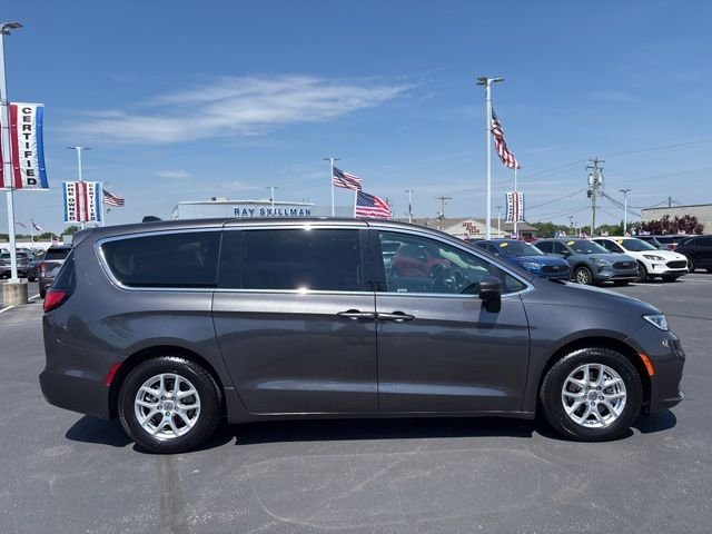 Certified Used 2023 Granite Crystal Clearcoat Metallic Chrysler Touring L image 6