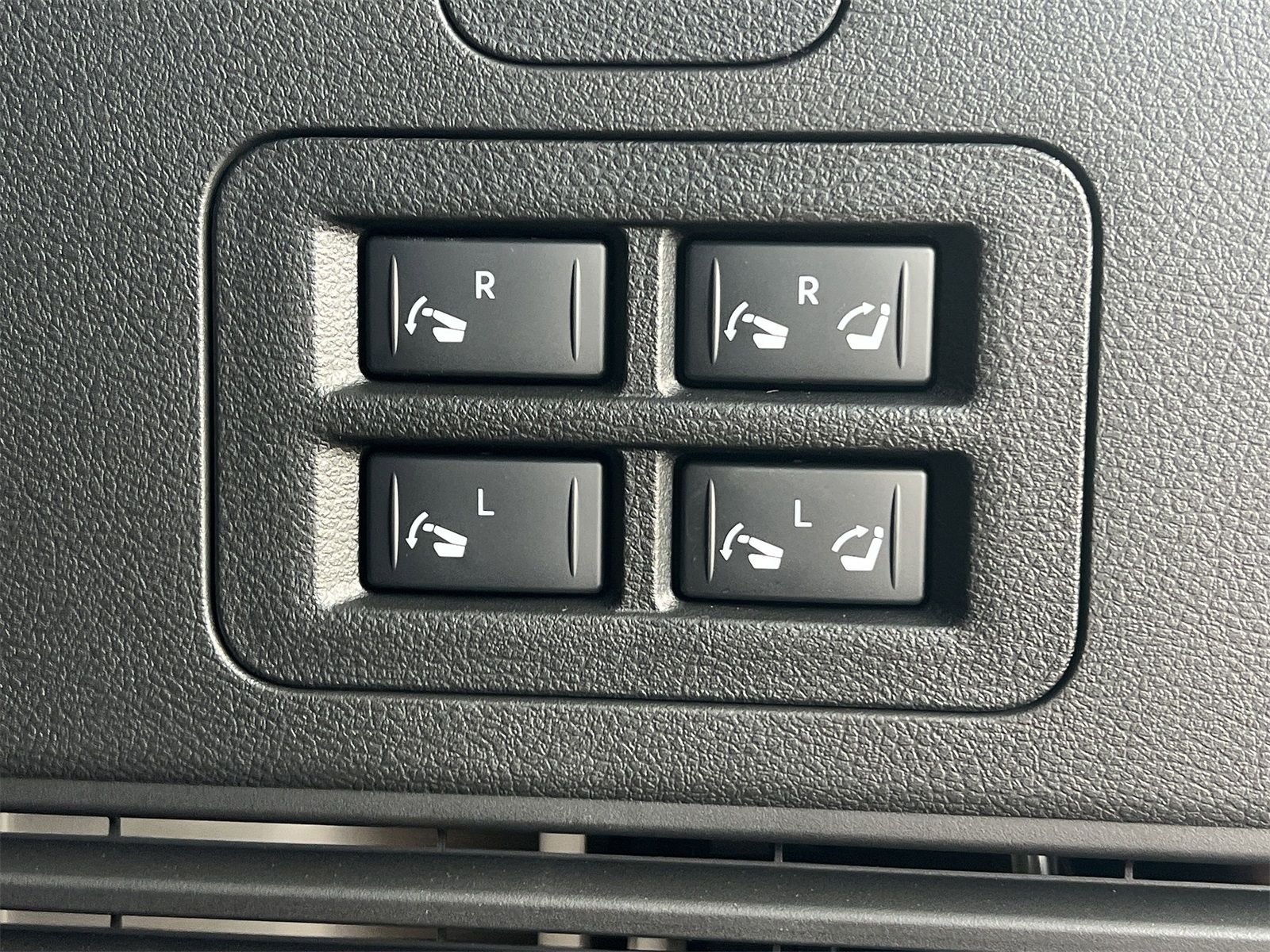 2025 Nissan Armada SL - Photo 27