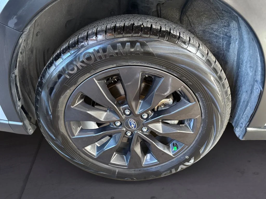 Used 2025 Silver Subaru Onyx Edition image 9