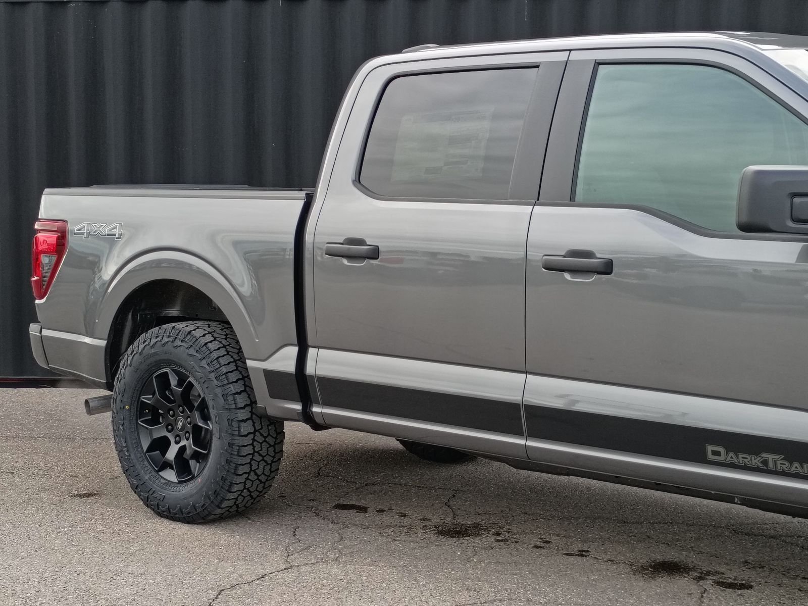 View vehicle photo 5
