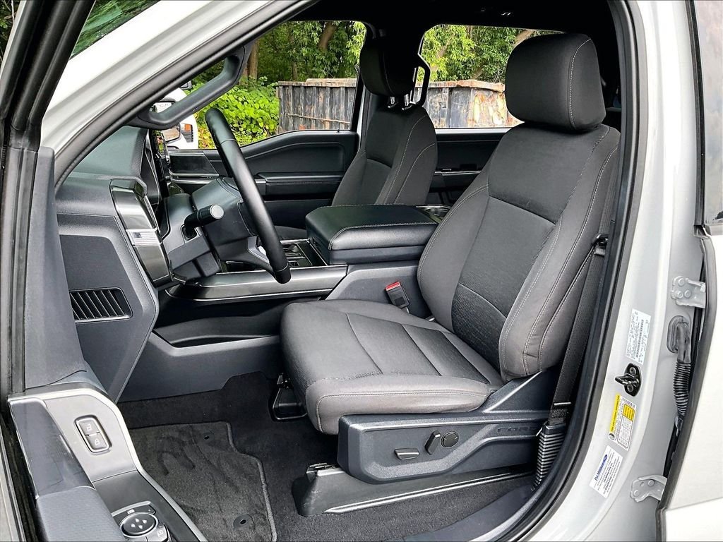 Used 2023 White Ford XLT image 10