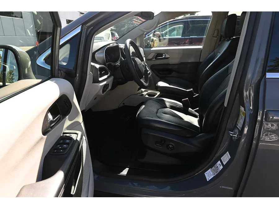 2022 Chrysler Pacifica Touring L - Photo 13