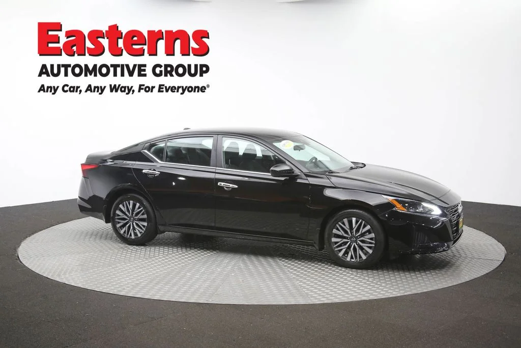 Used 2023 Black Nissan 2.5 SV image 46