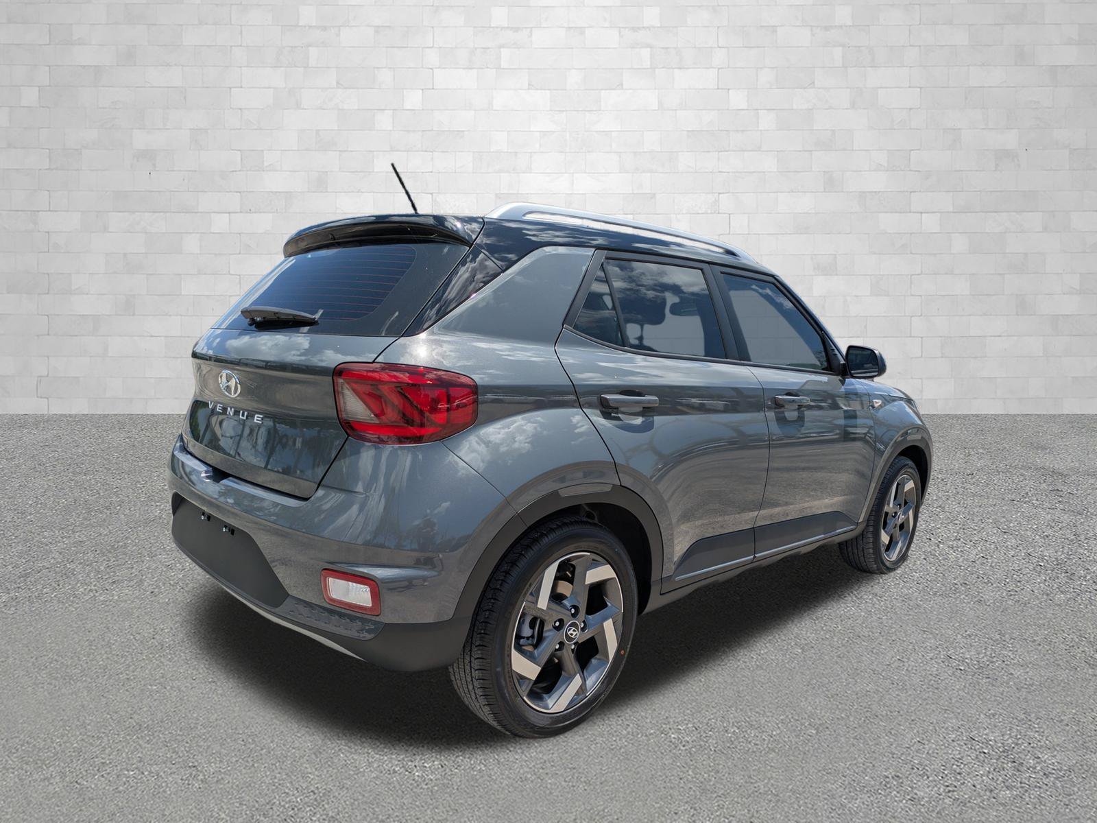 New 2026 Ecotronic Gray w/Black Roof Hyundai SEL w/Two-Tone Roof image 2