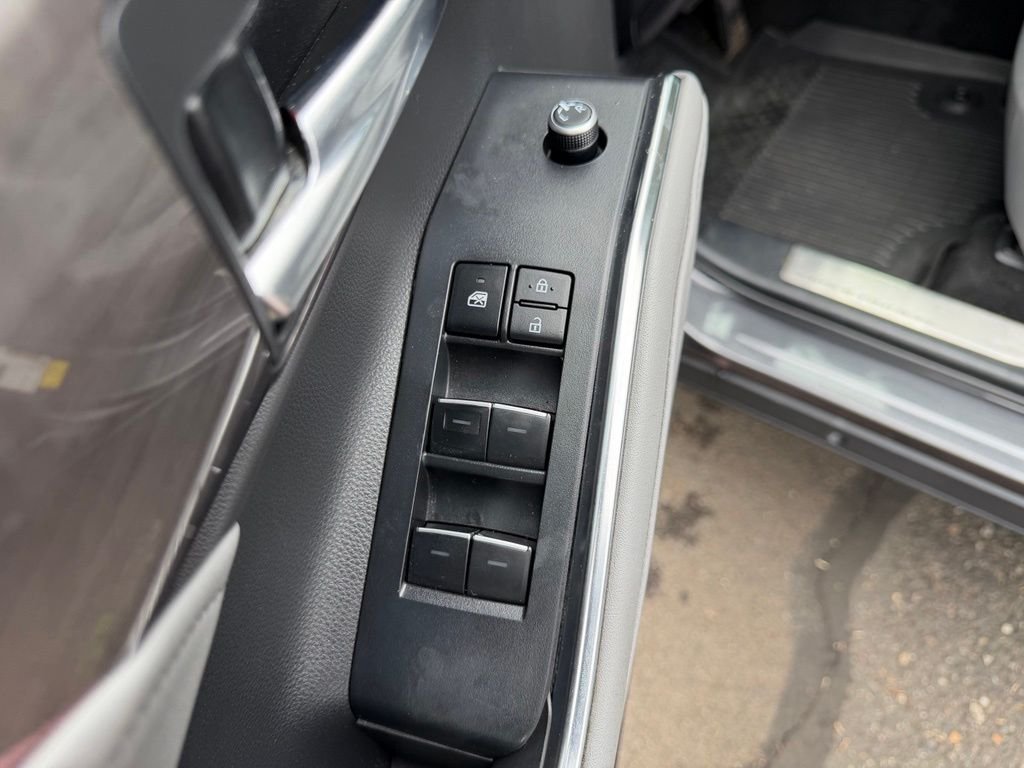 Used 2022 Magnetic Gray Metallic Toyota Platinum image 13