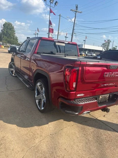Used 2019 Red GMC Denali image 4