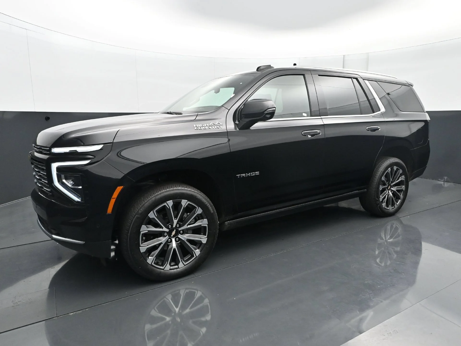 Used 2025 Chevrolet Tahoe High Country with VIN 1GNS6TRL8SR377543 for sale in Roseville, Minnesota