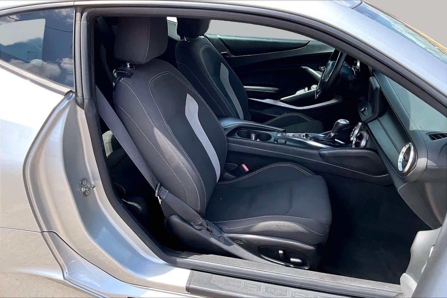 Used 2018 Silver Ice Metallic Chevrolet 1LT image 12