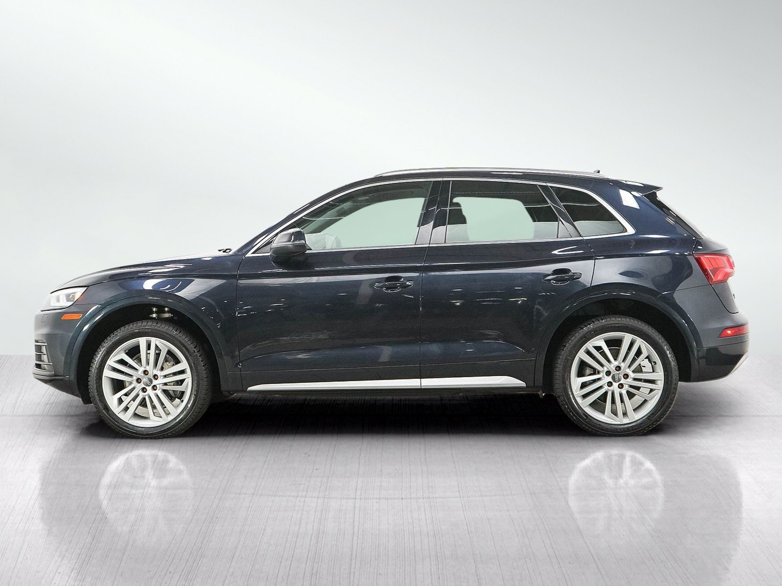 Used 2018 Audi Q5 Premium Plus with VIN WA1BNAFY1J2103117 for sale in Minneapolis, Minnesota