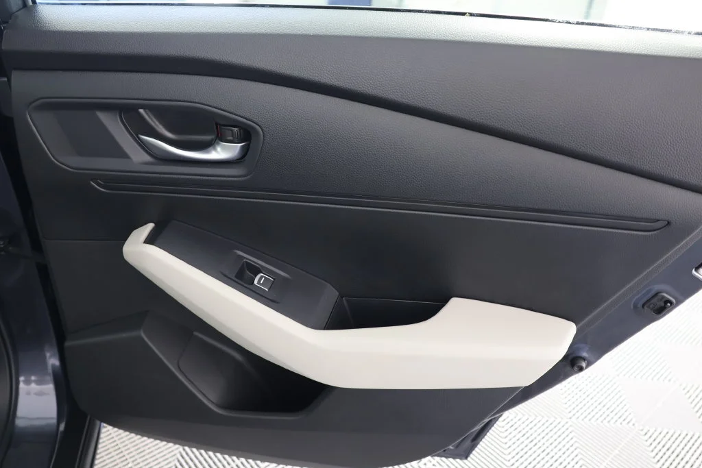 Used 2025  Honda LX image 26