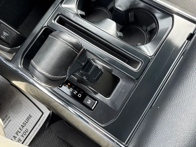 Used 2023 Black Metallic Ford XLT image 25