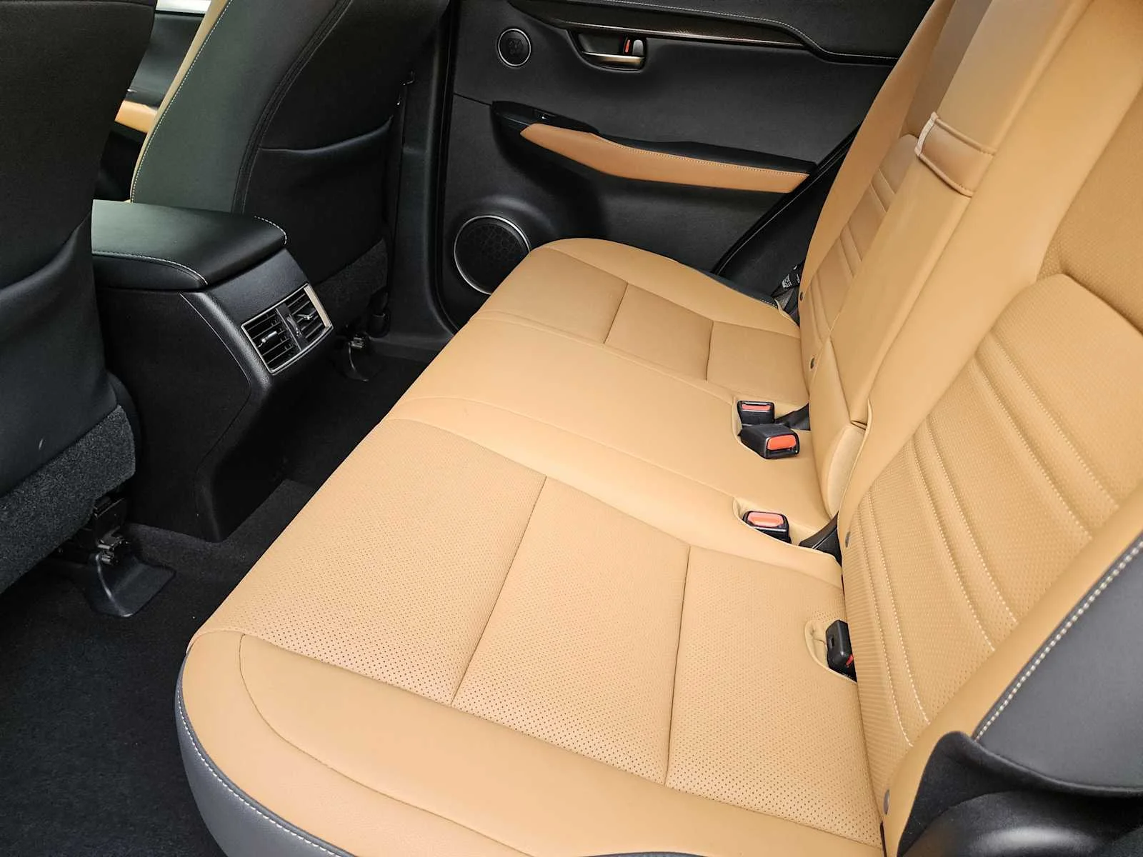 Certified Used 2020 MATADOR RED MICA Lexus  image 22