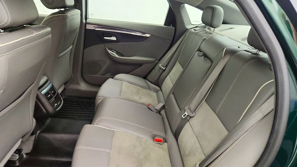 Used 2015 Rainforest Green Metallic Chevrolet 4dr Sedan LT w/2LT image 21