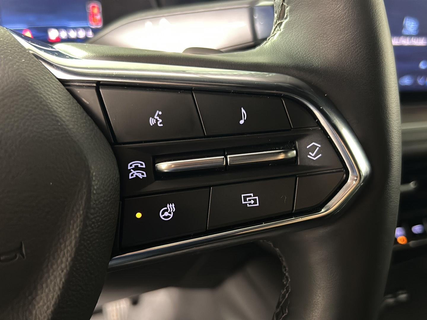 Used 2025 Black Chevrolet LT image 28