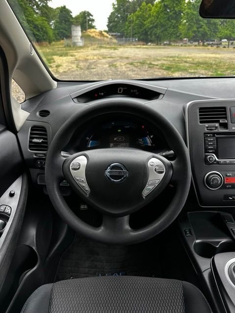 Used 2017 Brilliant Silver Nissan S image 30