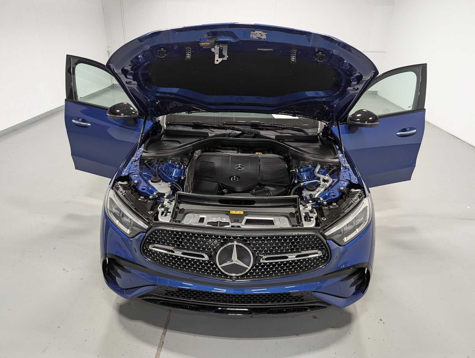 Used 2026 Starling Blue Metallic Mercedes-Benz GLC 300 image 13