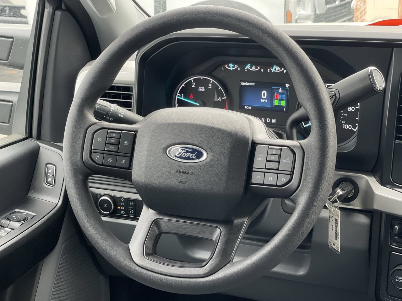New 2026 Oxford White Ford XL image 15