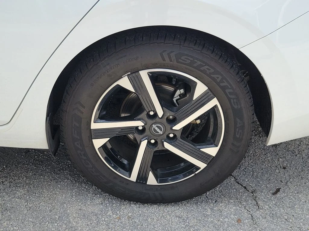 Used 2024 White Nissan SV image 12