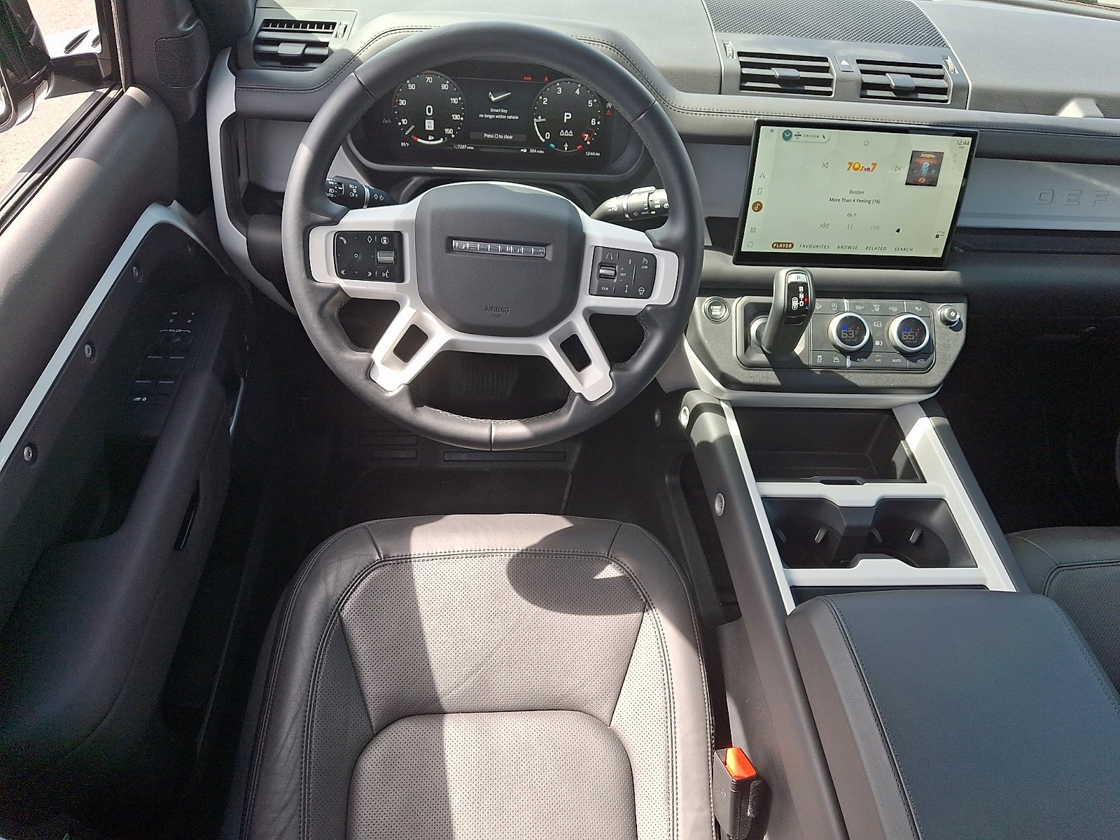 Used 2025 Fuji White   1Aa Land Rover S image 22