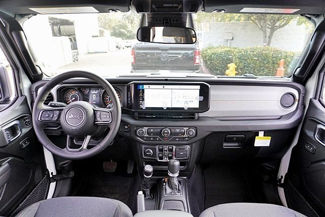 New 2026 Bright White Clear-Coat Exterior Paint Jeep Sport S image 24