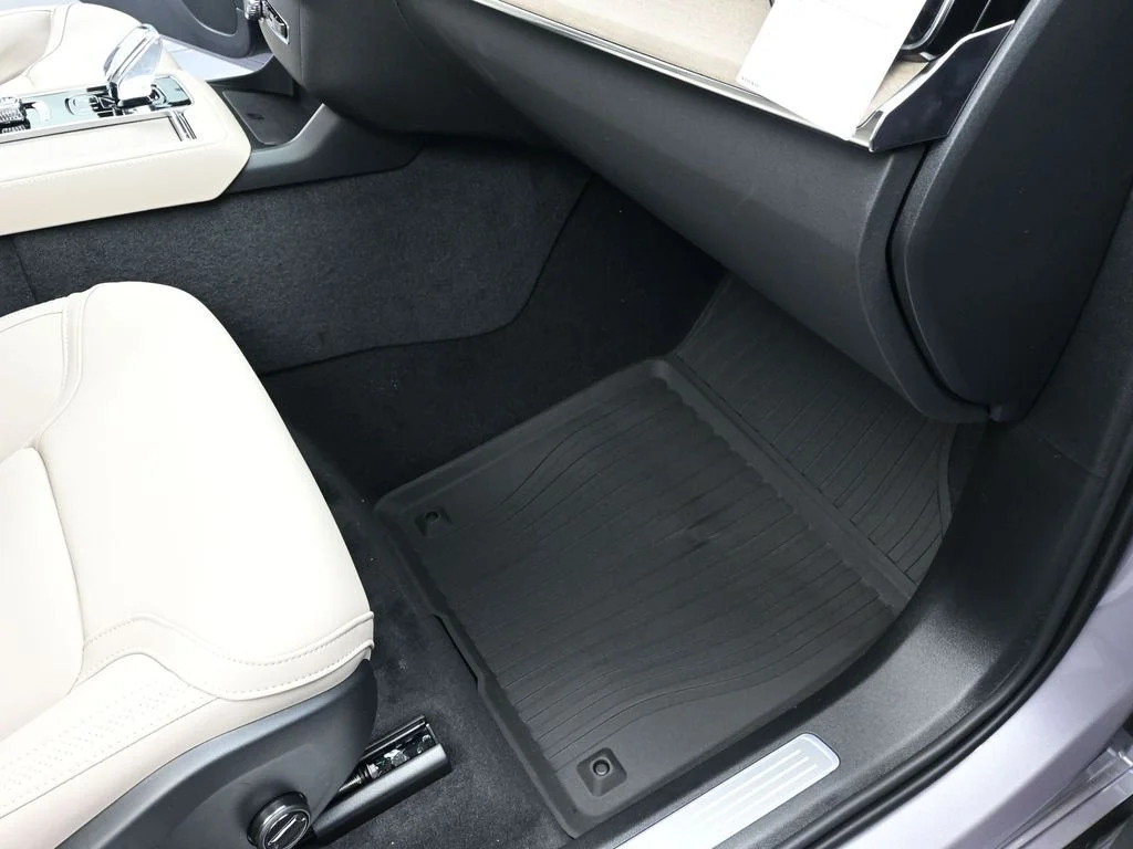 New 2026 Aurora Silver Volvo Plus image 26