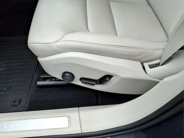 Certified Used 2024 Denim Blue Volvo Core image 21