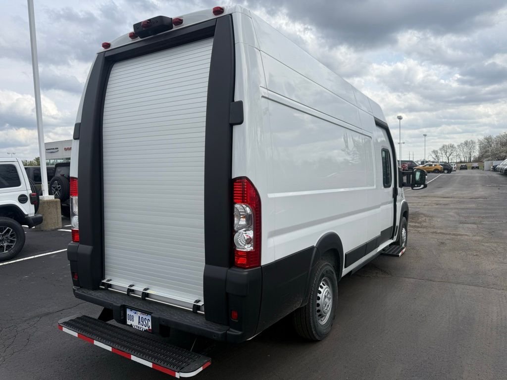Used 2024 White Ram Super High Roof image 4