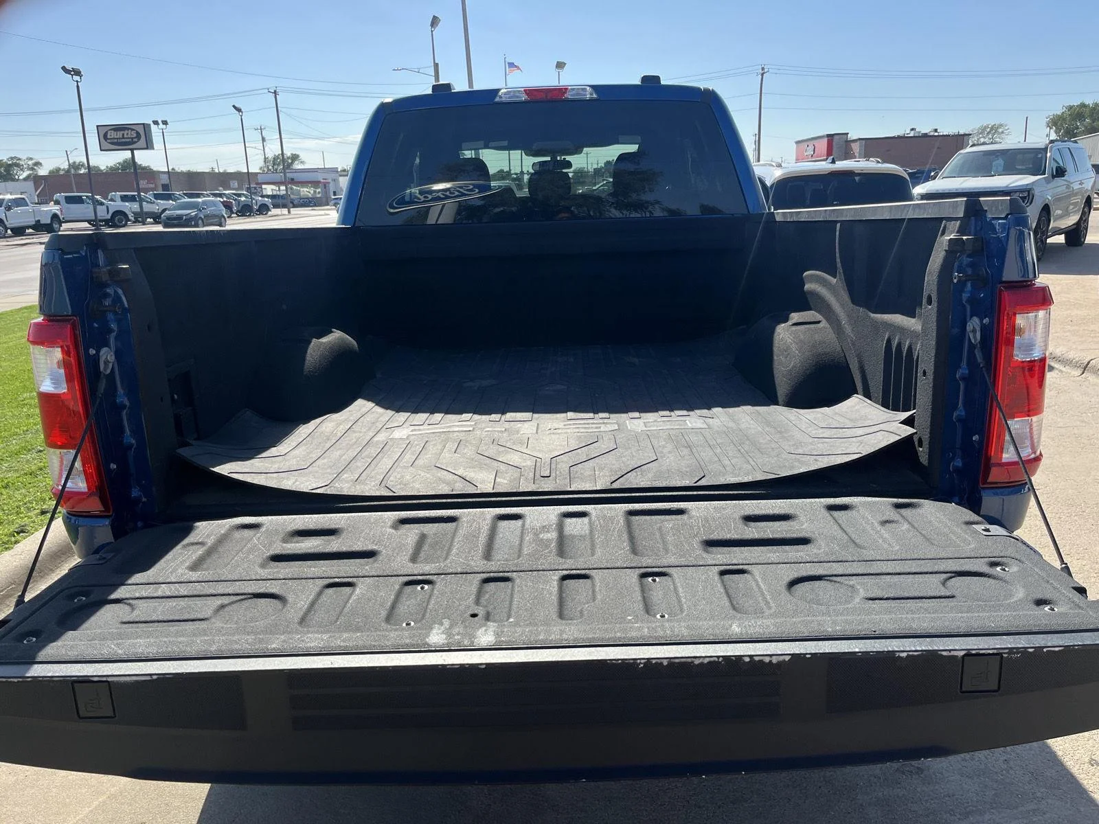 Used 2022 Atlas Blue Metallic Ford XL image 10
