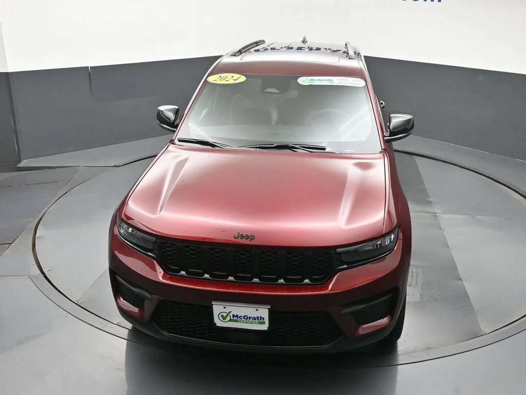 Used 2024 Red Jeep Altitude X image 26