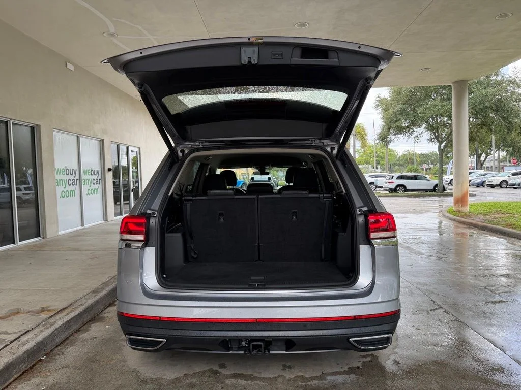 Used 2025 Gray Volkswagen 2.0T SE w/Technology image 30