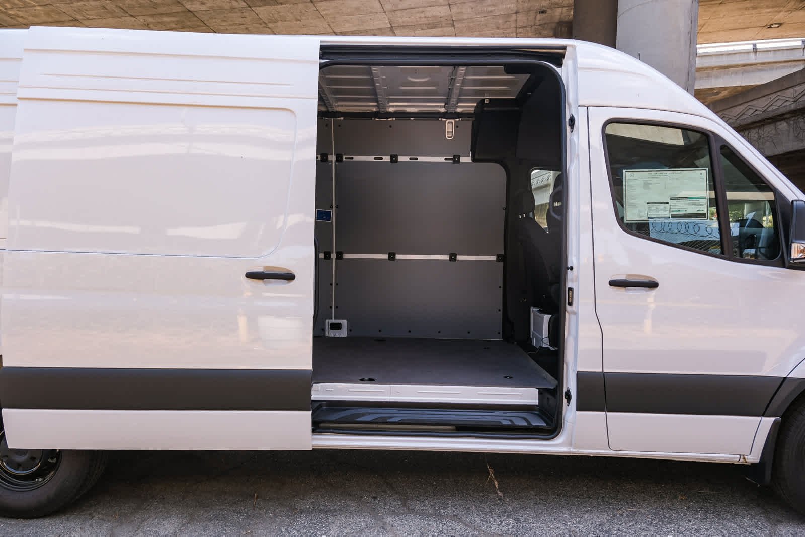 New 2026 Arctic White Mercedes-Benz Cargo 170ExtWB High Roof RWD 2.0L I4 Diesel Turbo image 27