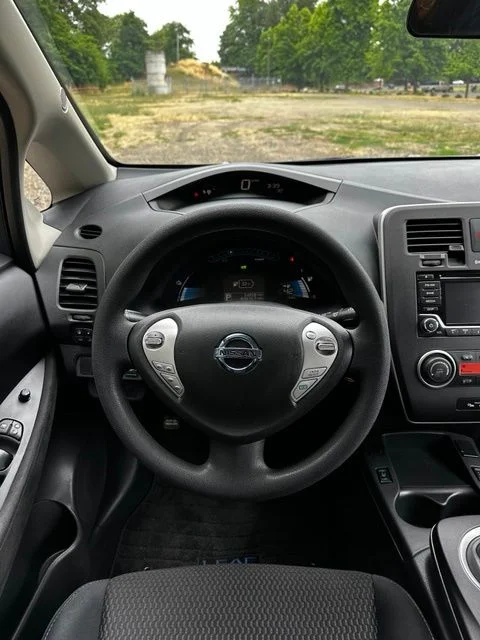Used 2017 Brilliant Silver Nissan S image 30
