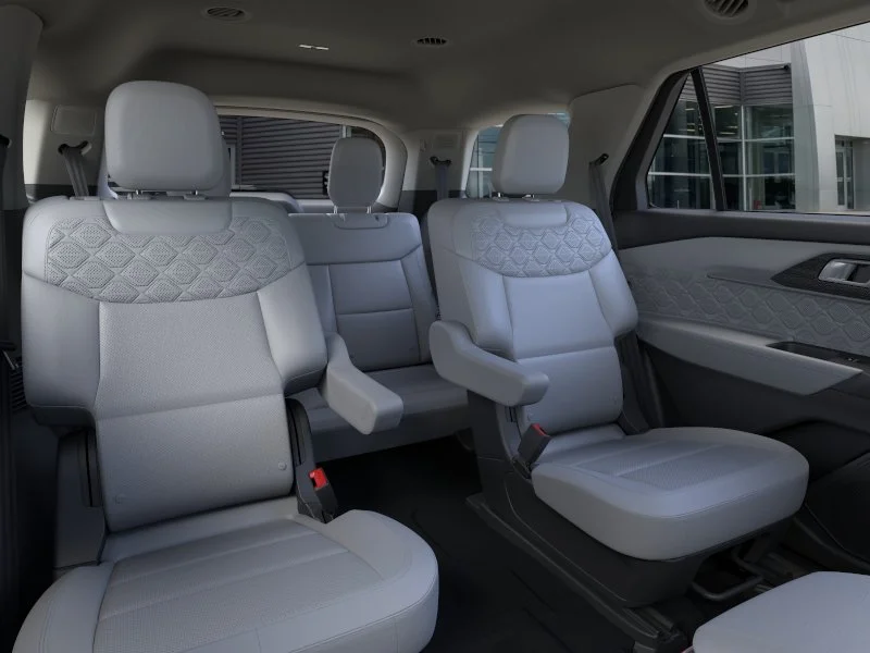 New 2026 Star White Metallic Tri-Coat Ford Platinum™ image 11