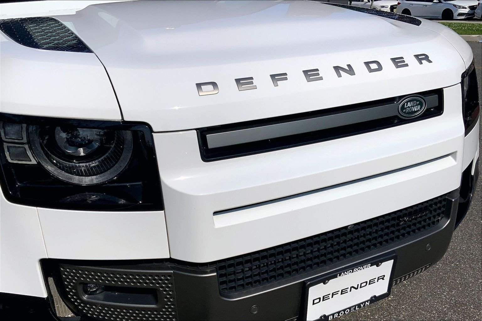 Used 2023 Fuji White Land Rover X-Dynamic SE image 30