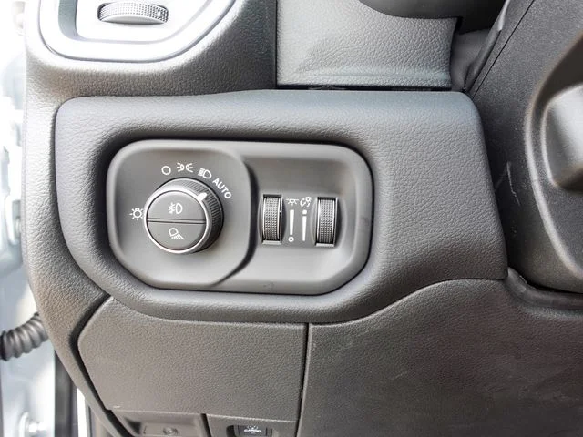 New 2026 Bright White Clear-Coat Exterior Paint RAM Laramie image 18