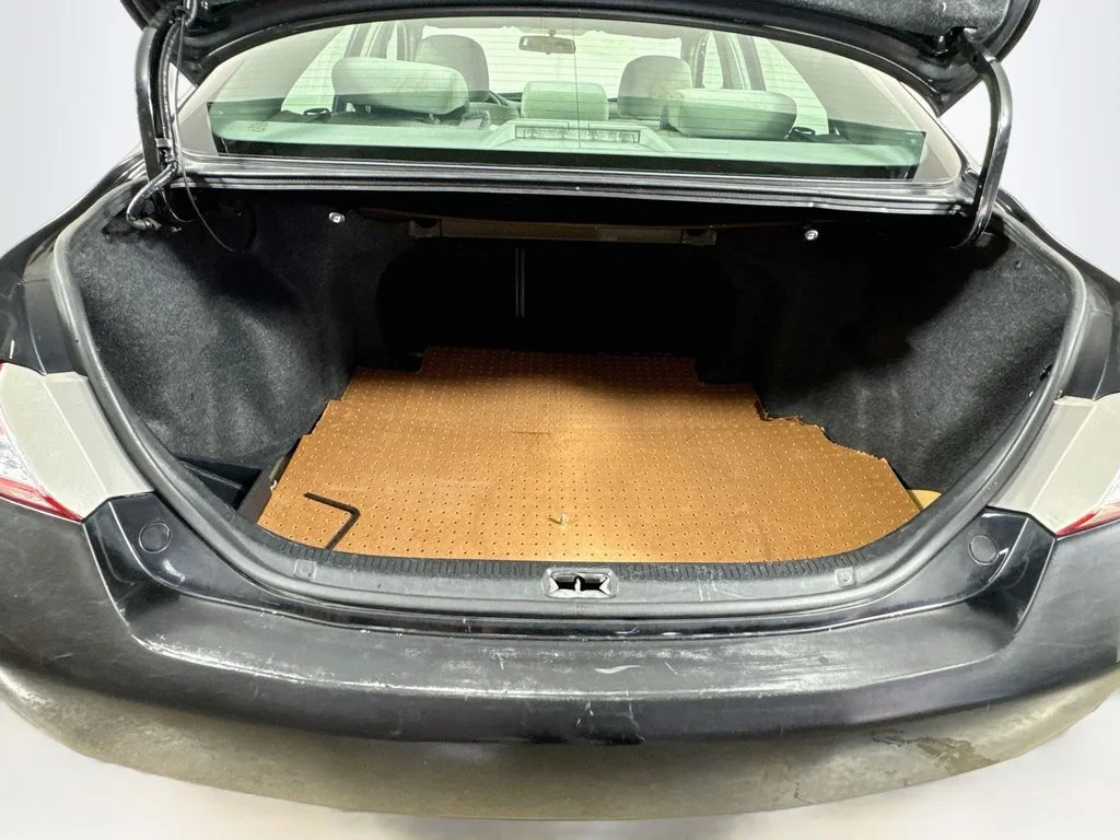 Used 2011 Black Toyota LE image 27