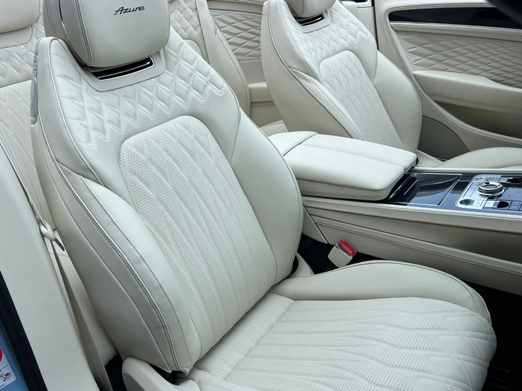 Used 2026  Bentley Azure image 31