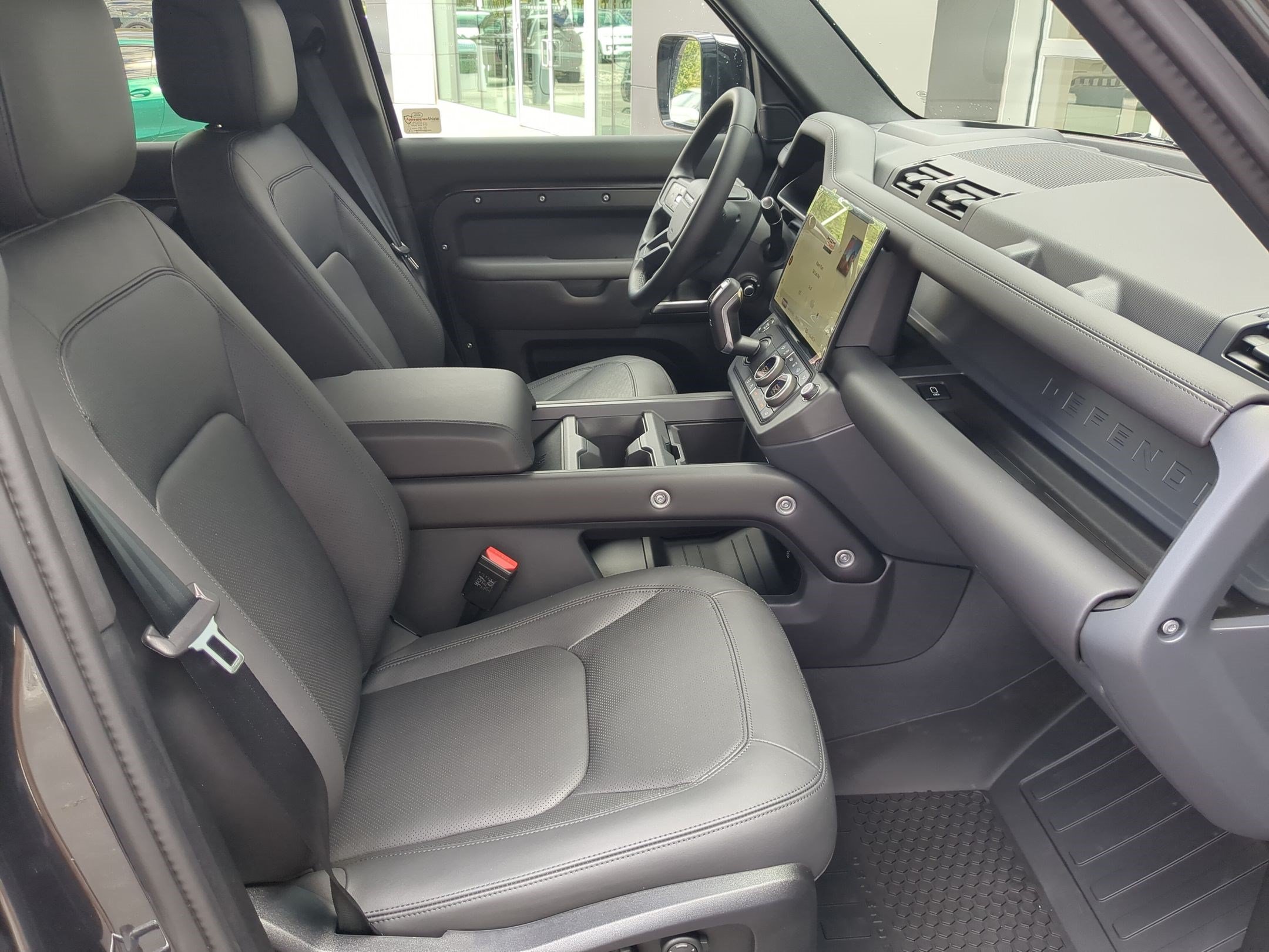 New 2026 Carpathian Grey Land Rover P400 X-Dynamic SE image 32